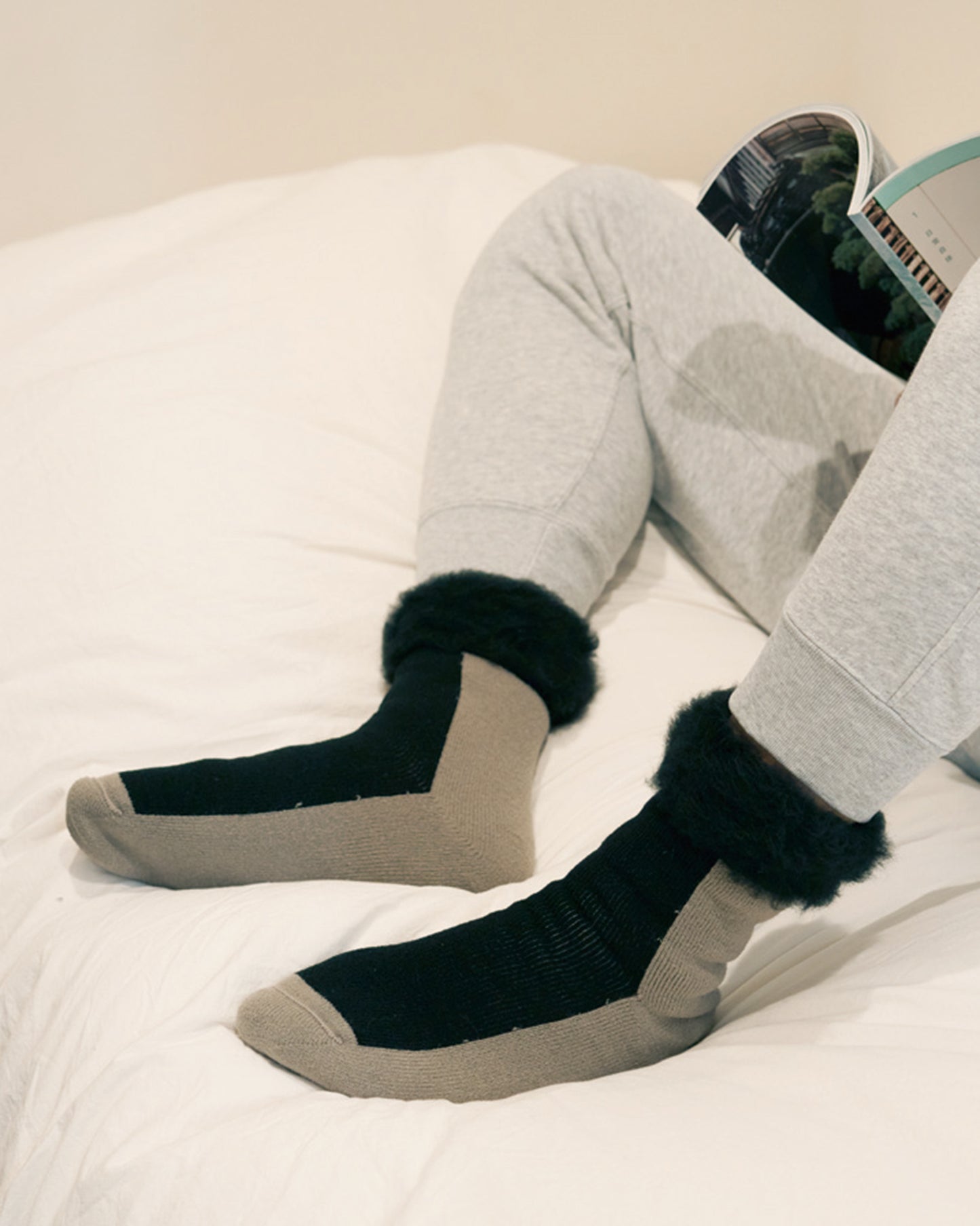 TWO TOUN-fluffy socks