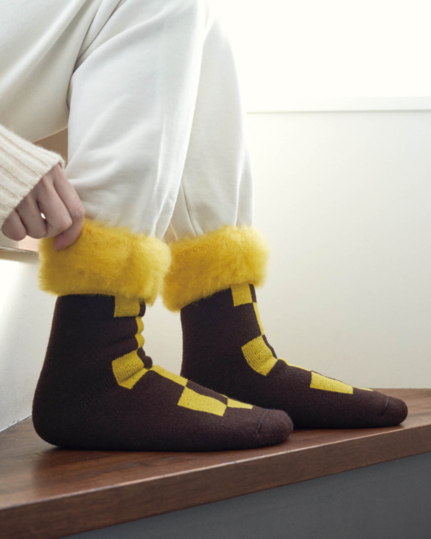 LATTICE-fluffy socks