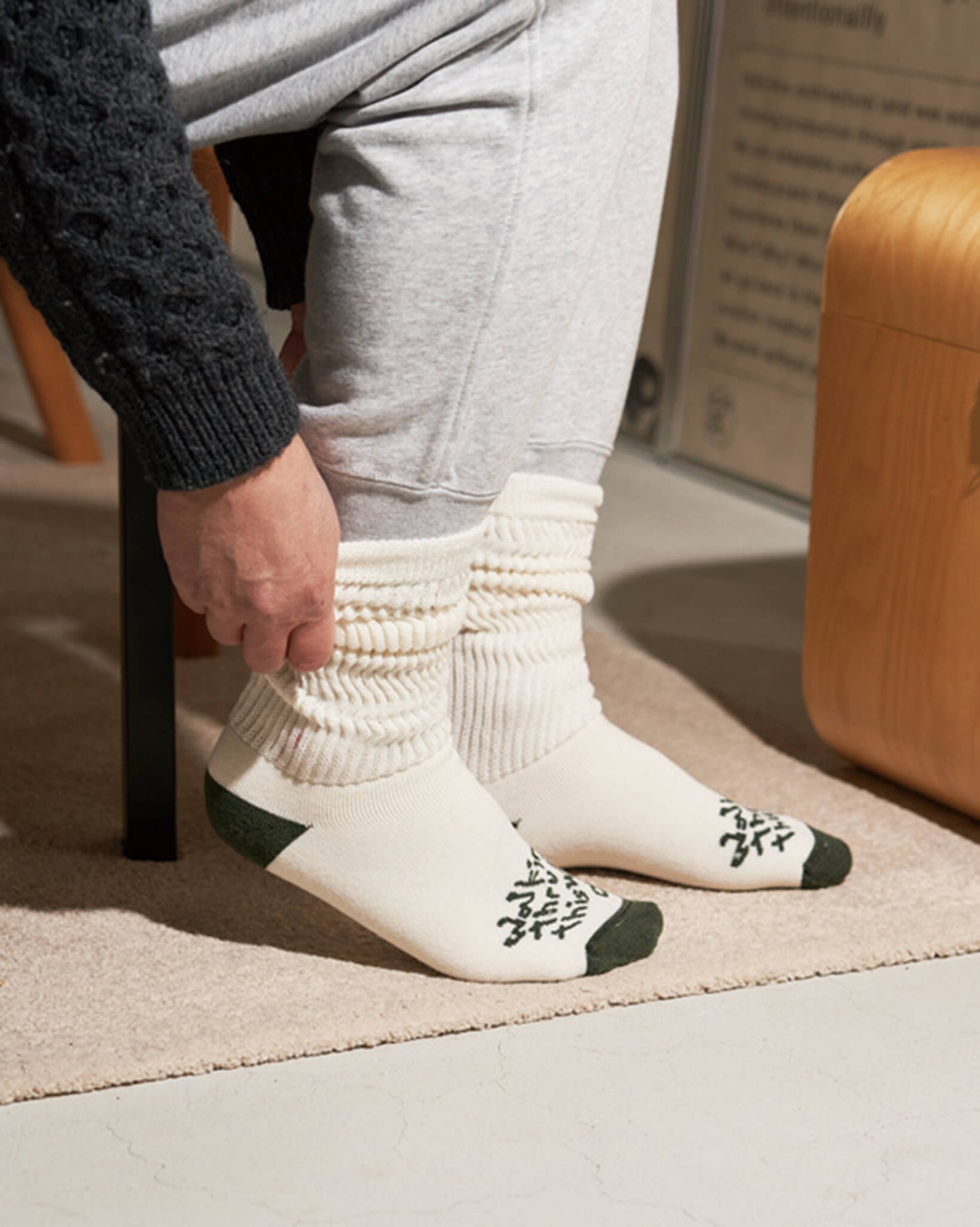 GRAFITTI-wool loose socks