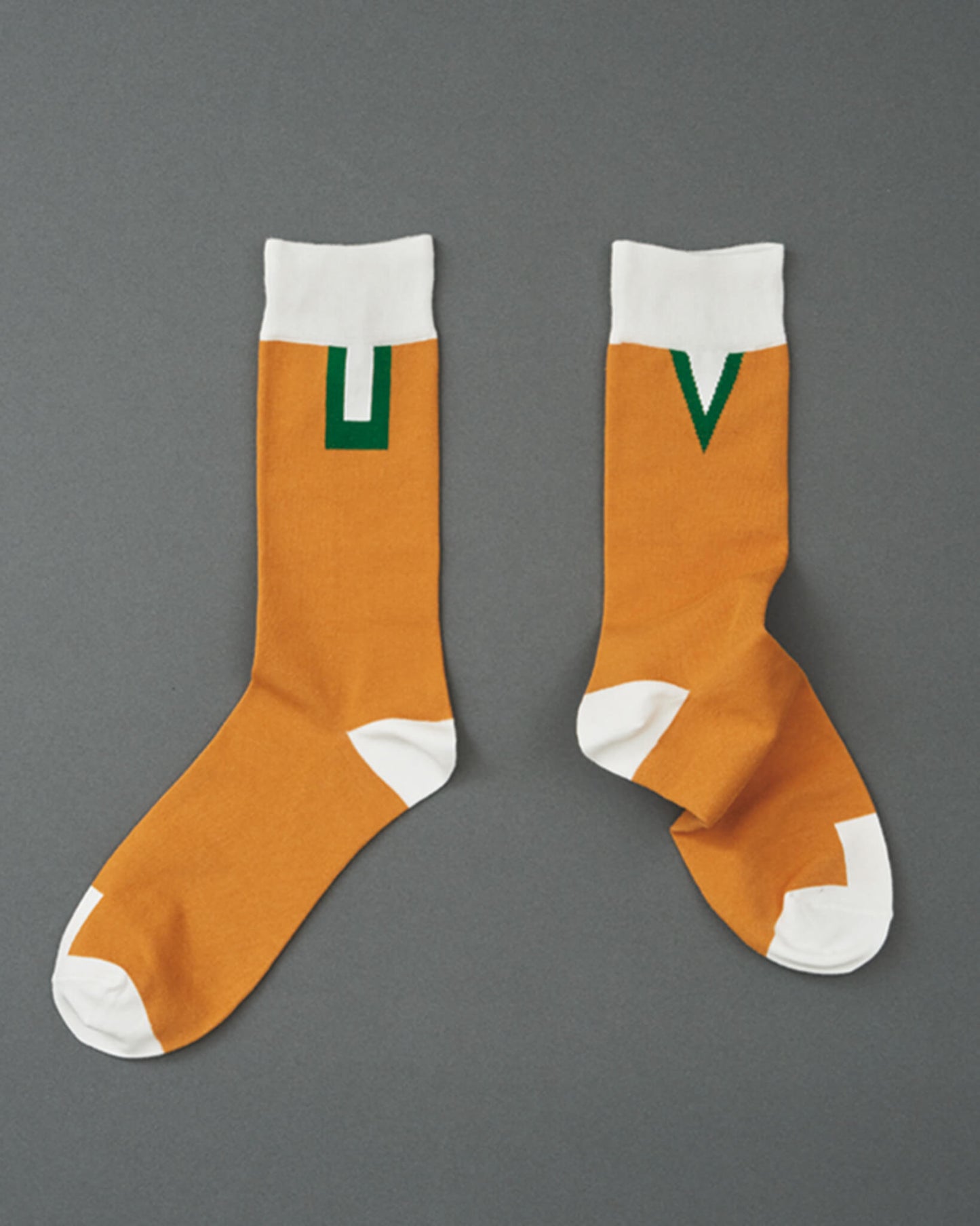 WINDOW-pattern socks