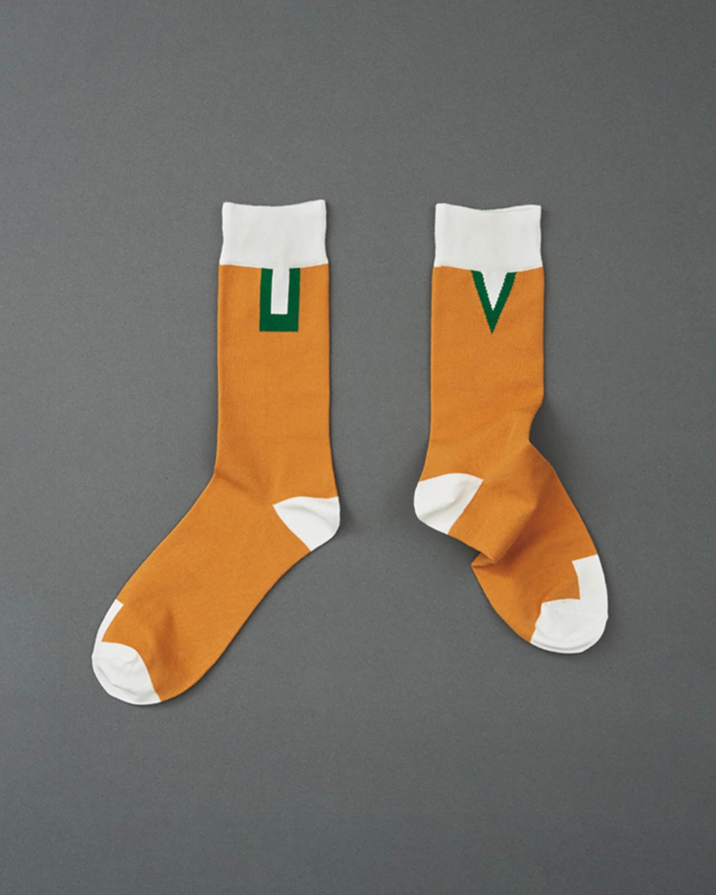 WINDOW-pattern socks