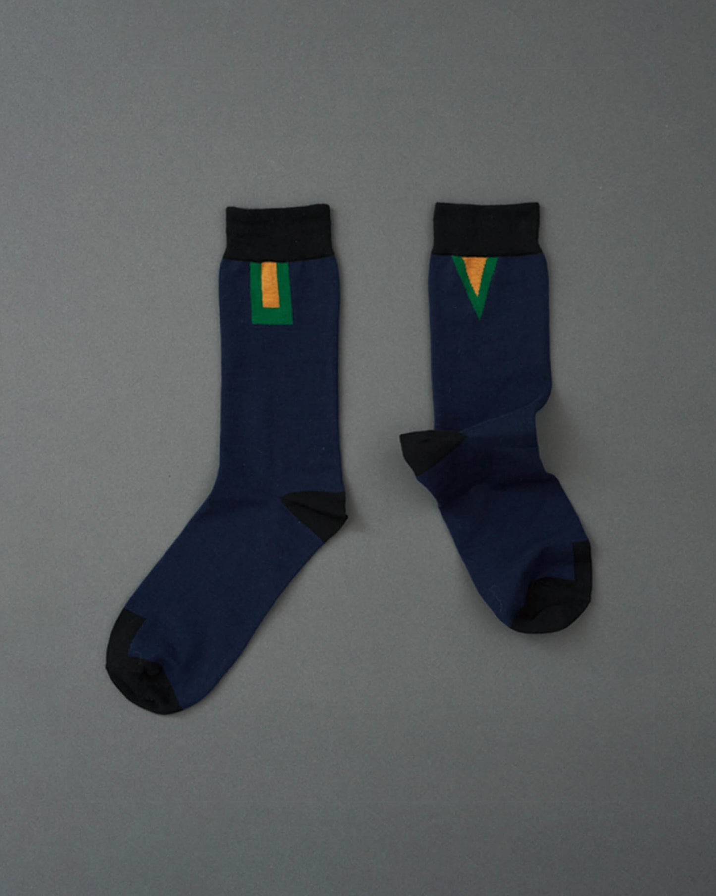 WINDOW-pattern socks