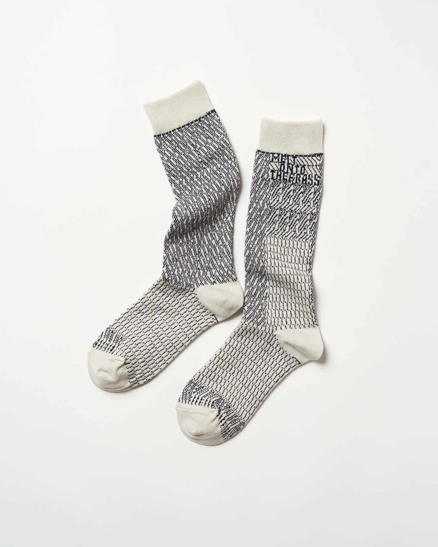COLD GRASS-crew socks