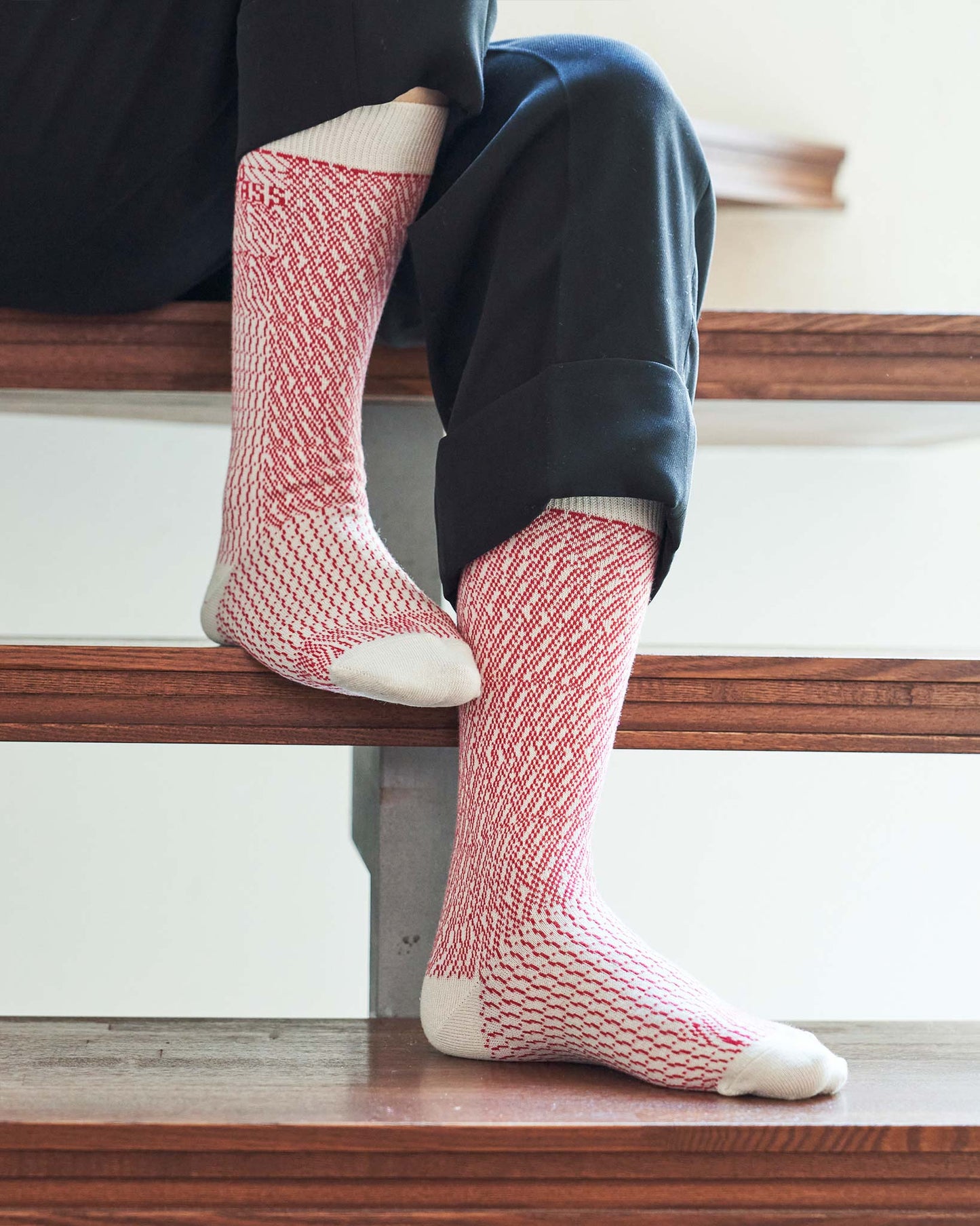 COLD GRASS-crew socks