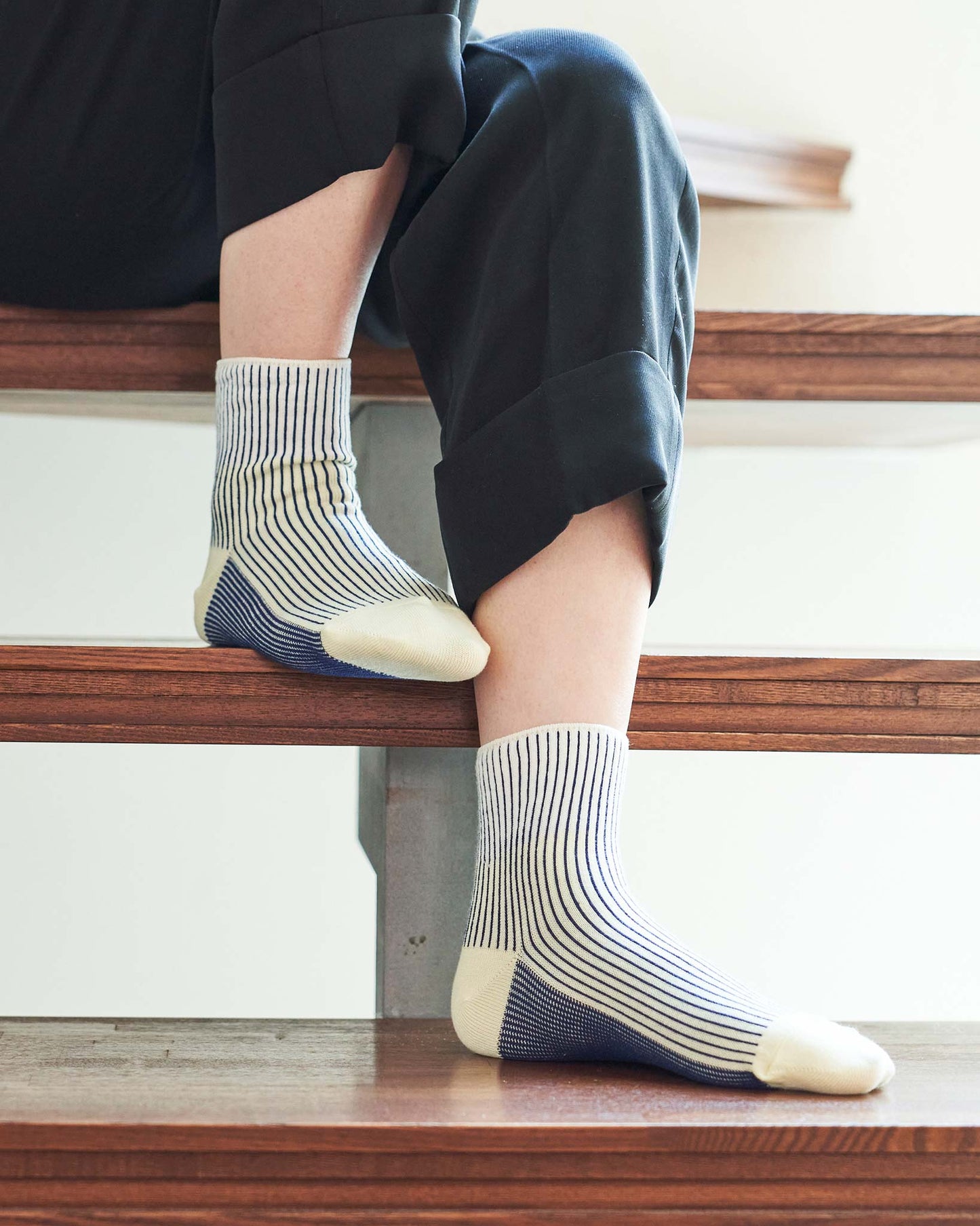 A FOUL WIND-ankle socks
