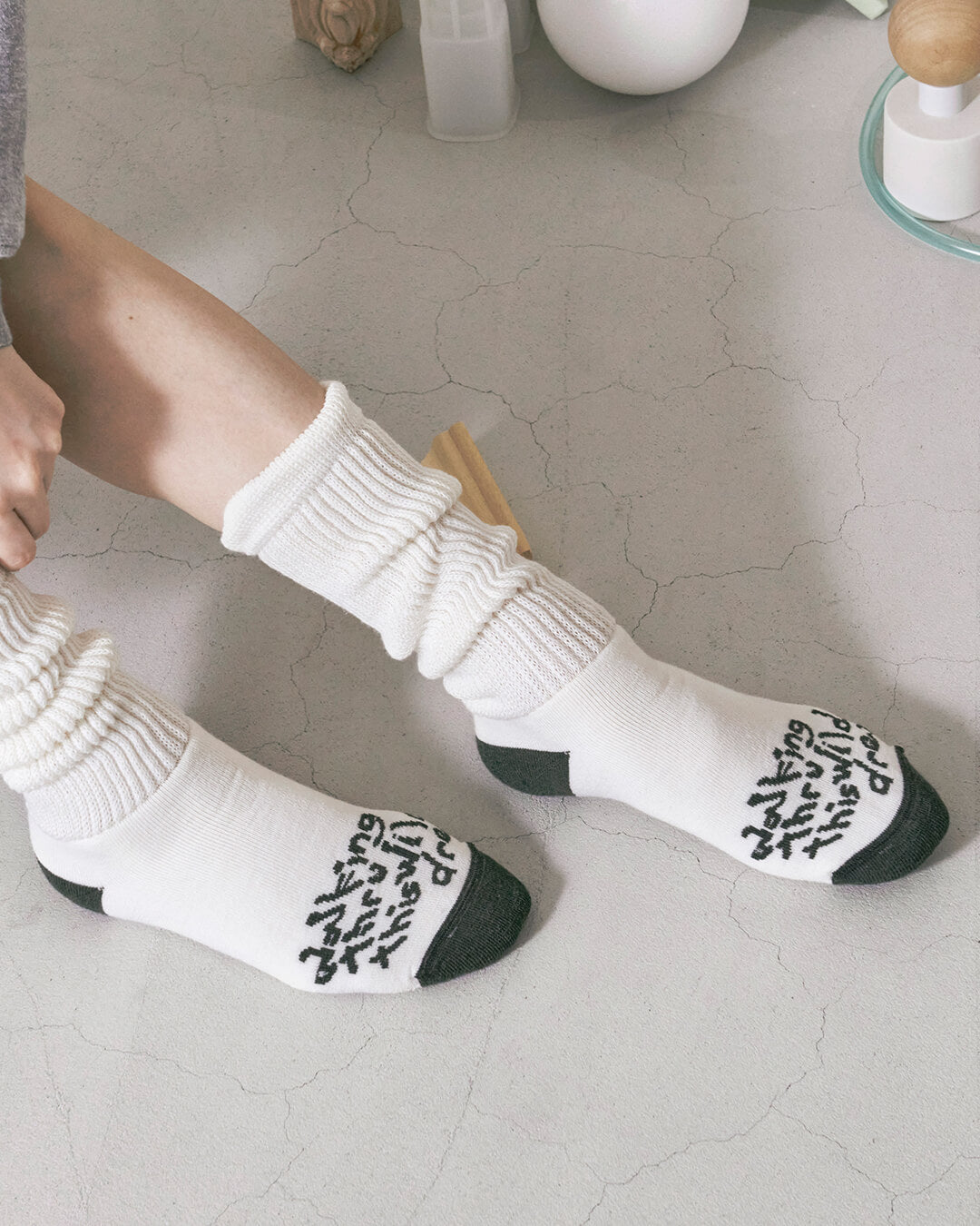 GRAFITTI-wool loose socks