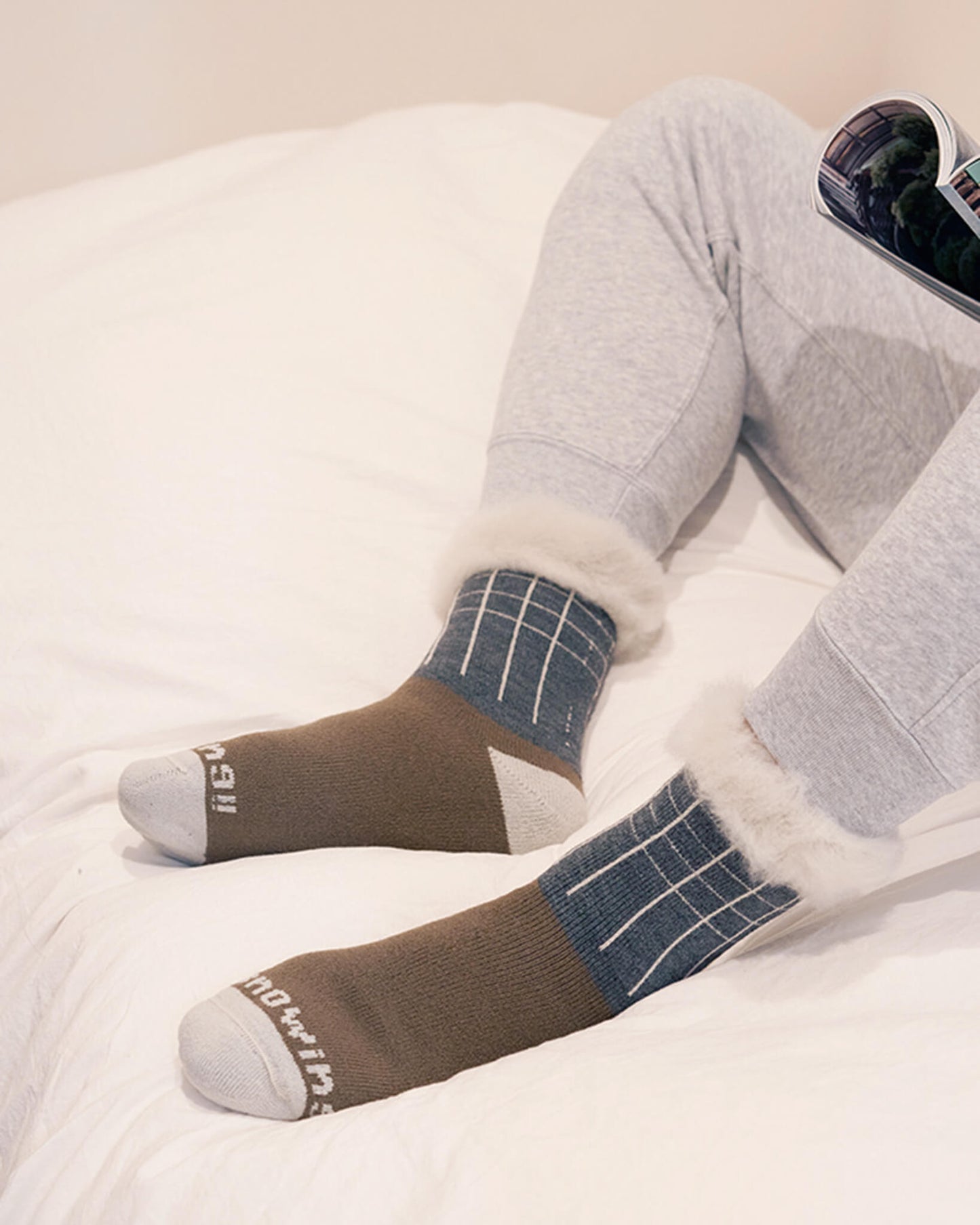 IT’Ｓ SNOWING-fluffy socks