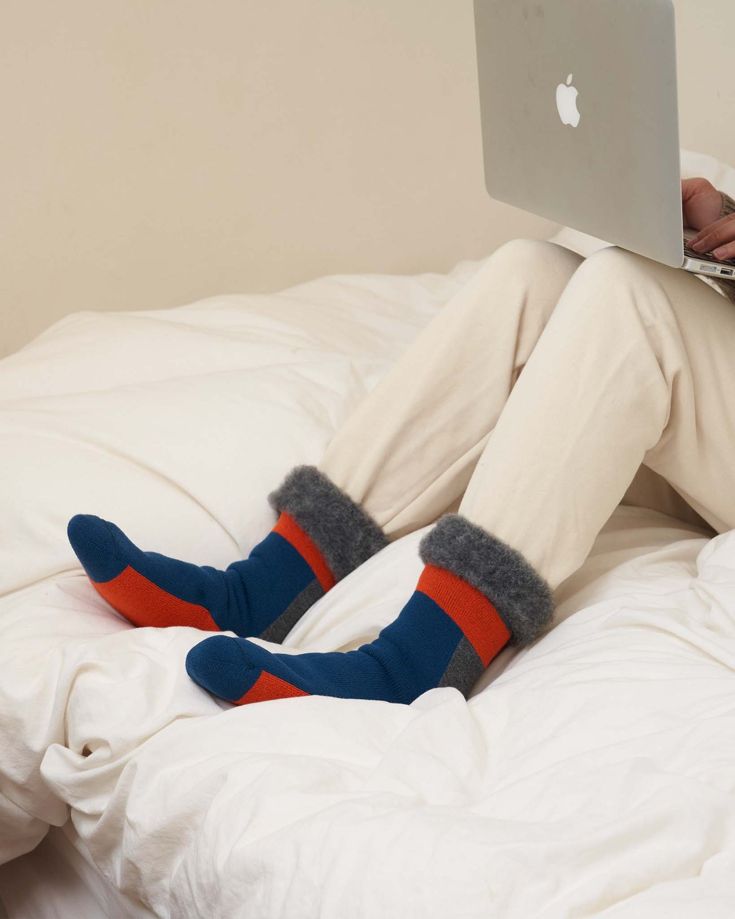 TOUN-M-fluffy socks