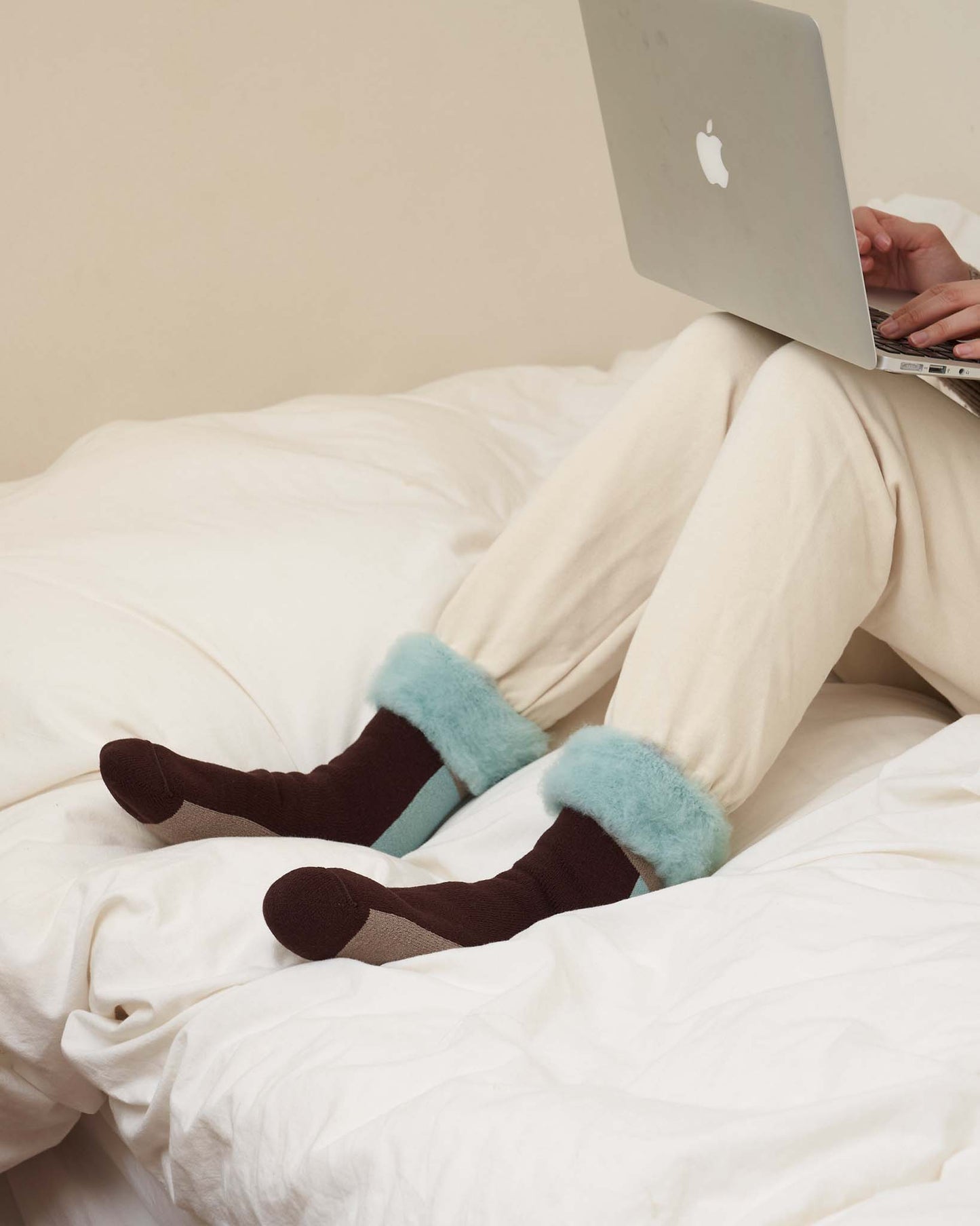 TOUN-M-fluffy socks