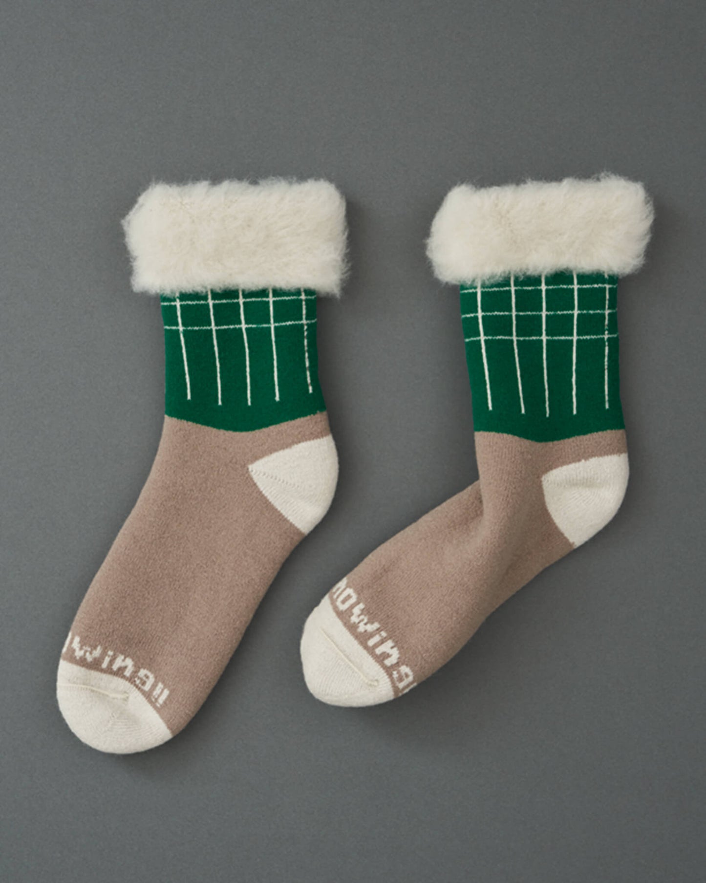 IT’Ｓ SNOWING-fluffy socks-green
