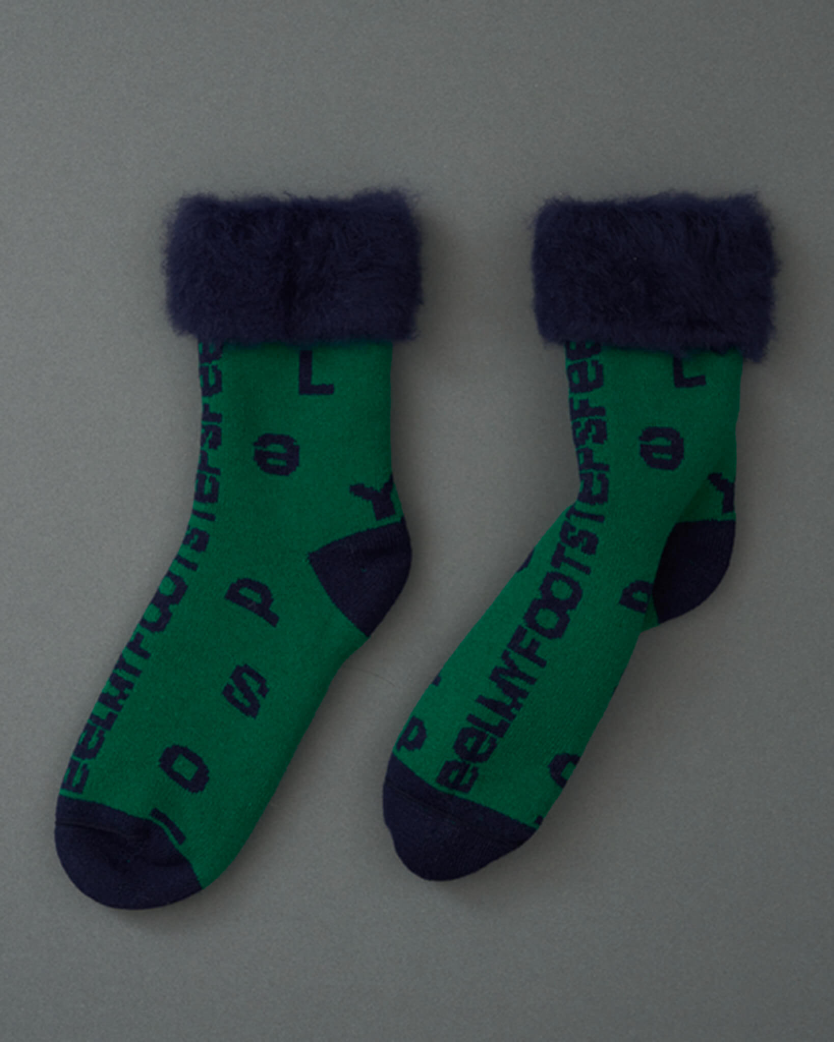 LETTER-fluffy socks-green